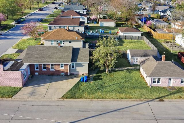 1900 N Center Street, Crest Hill, IL 60403