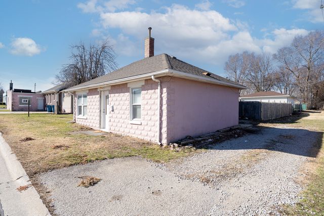 1900 N Center Street, Crest Hill, IL 60403