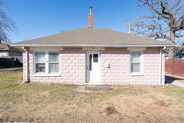 1900 N Center Street, Crest Hill, IL 60403