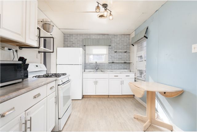 1900 N Center Street, Crest Hill, IL 60403