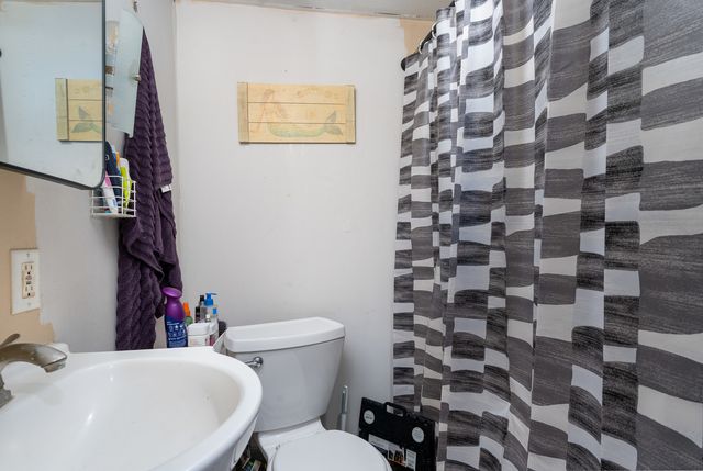 1900 N Center Street, Crest Hill, IL 60403