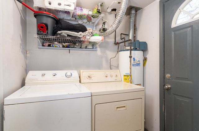 1900 N Center Street, Crest Hill, IL 60403