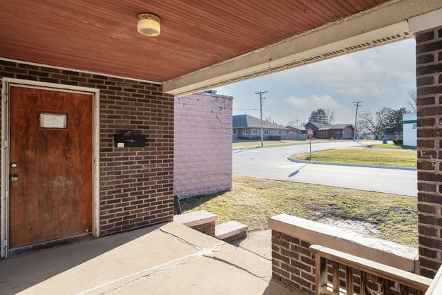 1900 N Center Street, Crest Hill, IL 60403