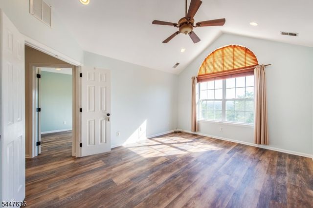 146 Summit Rdg, Pompton Lakes Boro, NJ 07442
