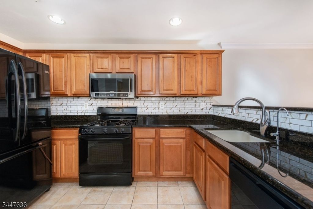 146 Summit Rdg, Pompton Lakes Boro, NJ 07442 — photo 3