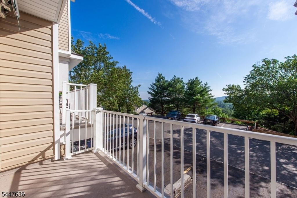 146 Summit Rdg, Pompton Lakes Boro, NJ 07442 — photo 10