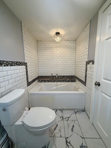 5 Rock St, Westport, MA 02790