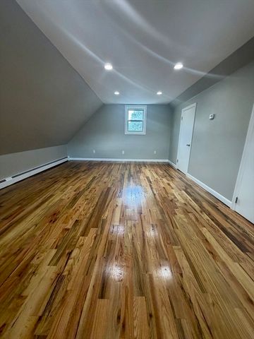 5 Rock St, Westport, MA 02790