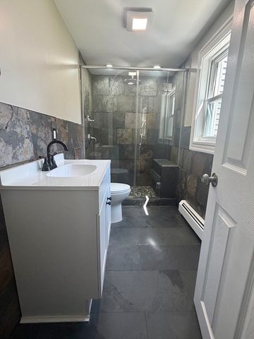 5 Rock St, Westport, MA 02790