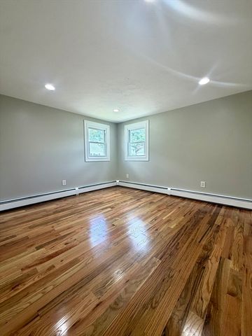 5 Rock St, Westport, MA 02790