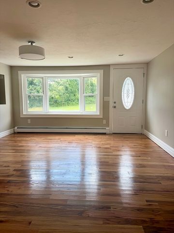 5 Rock St, Westport, MA 02790