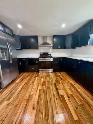 5 Rock St, Westport, MA 02790