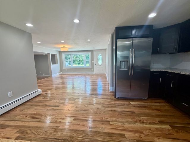 5 Rock St, Westport, MA 02790
