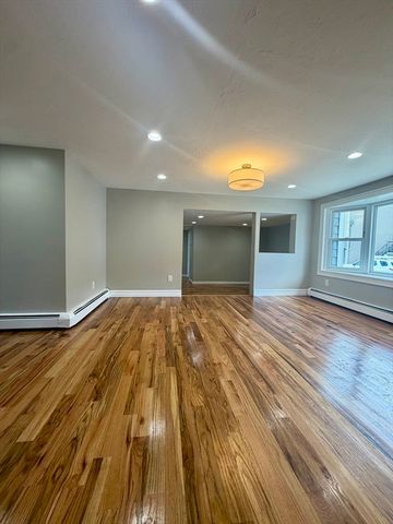 5 Rock St, Westport, MA 02790