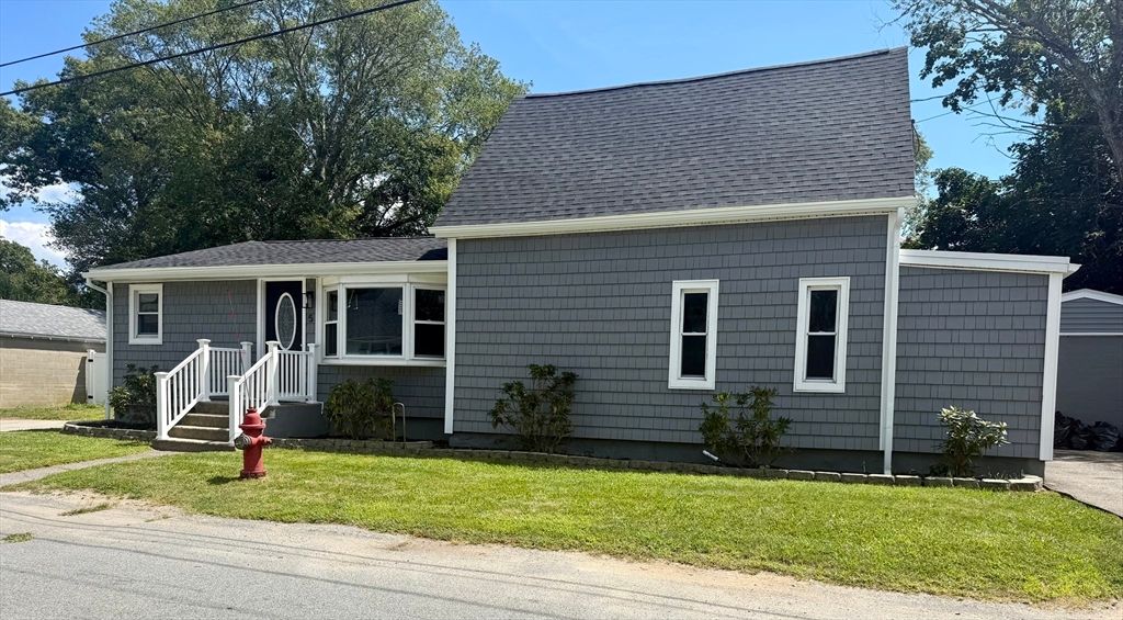 5 Rock St, Westport, MA 02790