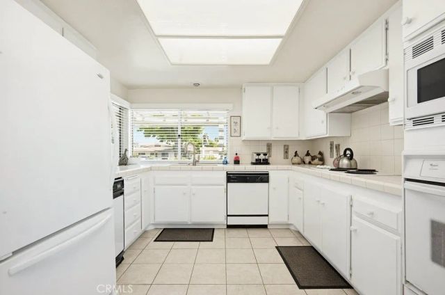 2040 N Albright Avenue, Upland, CA 91784