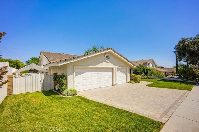 2040 N Albright Avenue, Upland, CA 91784