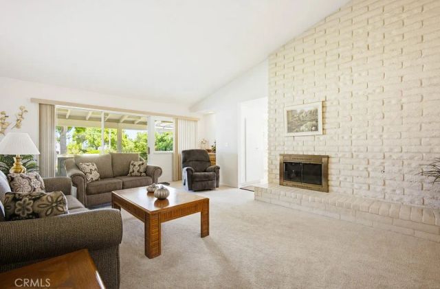 2040 N Albright Avenue, Upland, CA 91784