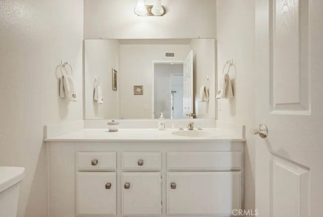 2040 N Albright Avenue, Upland, CA 91784