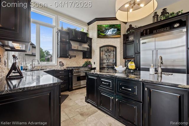 10993 Stoney Point Drive, South Lyon, MI 48178