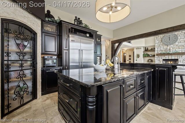 10993 Stoney Point Drive, South Lyon, MI 48178