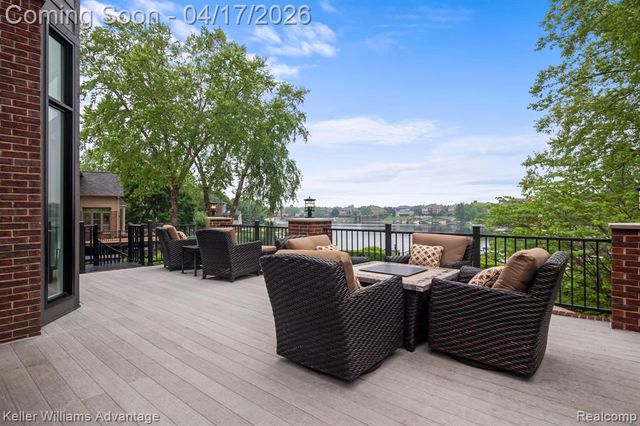 10993 Stoney Point Drive, South Lyon, MI 48178