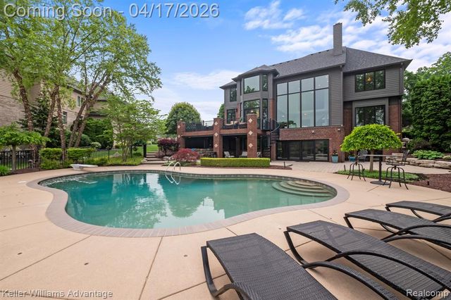 10993 Stoney Point Drive, South Lyon, MI 48178