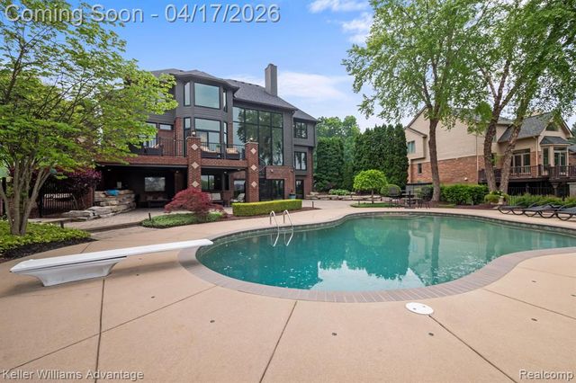 10993 Stoney Point Drive, South Lyon, MI 48178