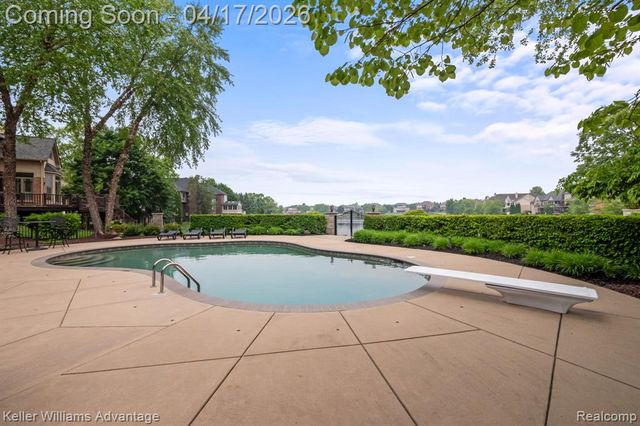10993 Stoney Point Drive, South Lyon, MI 48178