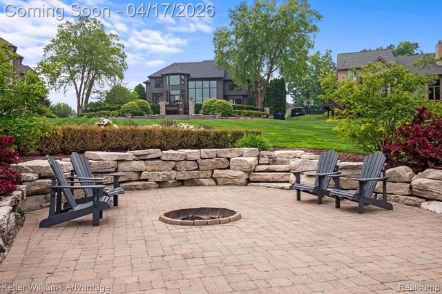 10993 Stoney Point Drive, South Lyon, MI 48178