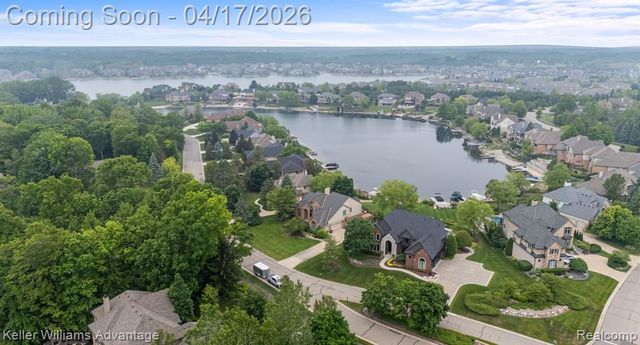10993 Stoney Point Drive, South Lyon, MI 48178