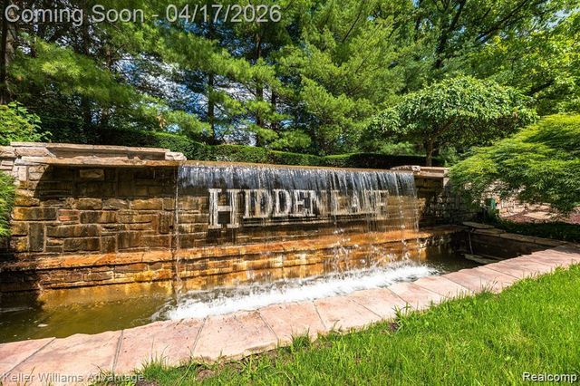 10993 Stoney Point Drive, South Lyon, MI 48178