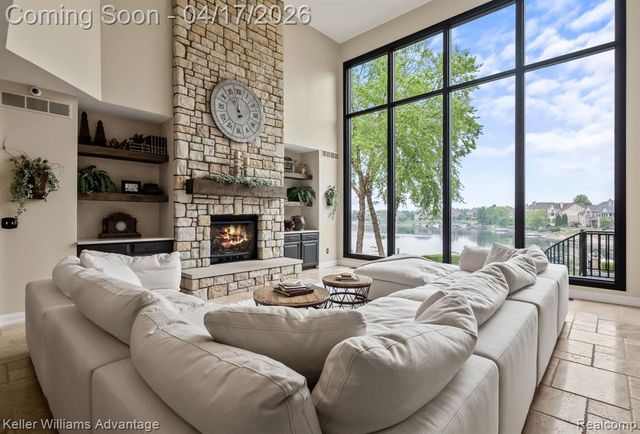 10993 Stoney Point Drive, South Lyon, MI 48178