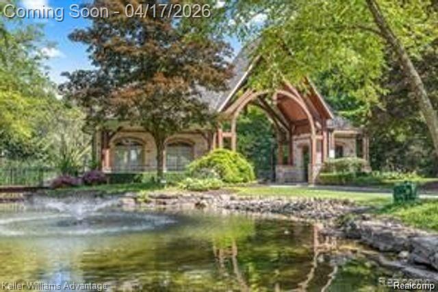 10993 Stoney Point Drive, South Lyon, MI 48178