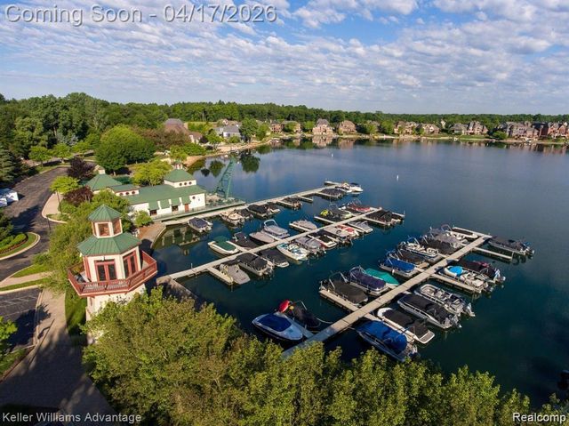 10993 Stoney Point Drive, South Lyon, MI 48178