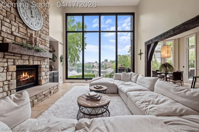10993 Stoney Point Drive, South Lyon, MI 48178