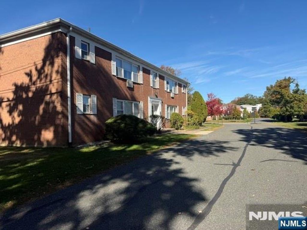 31 Rolling Ridge Road C, Montvale, NJ 07645