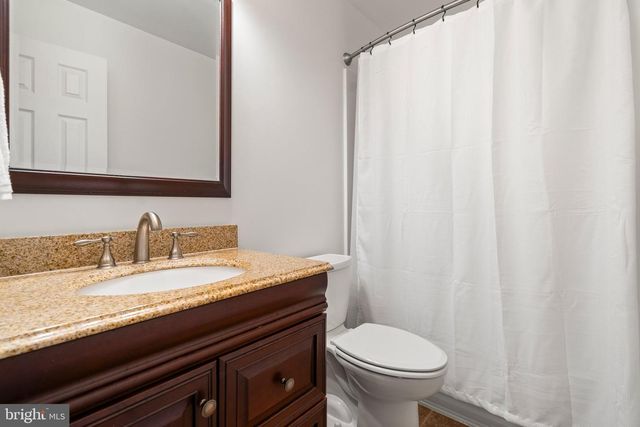 8394 COBB RD, Manassas, VA 20112