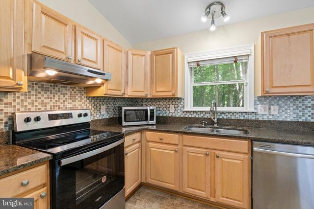 8394 COBB RD, Manassas, VA 20112
