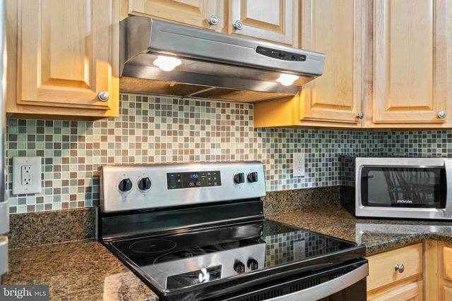 8394 COBB RD, Manassas, VA 20112