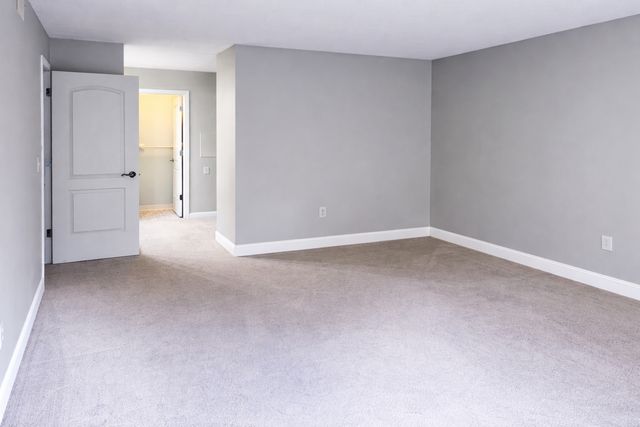 7510 Cahill Road 303B, Edina, MN 55439