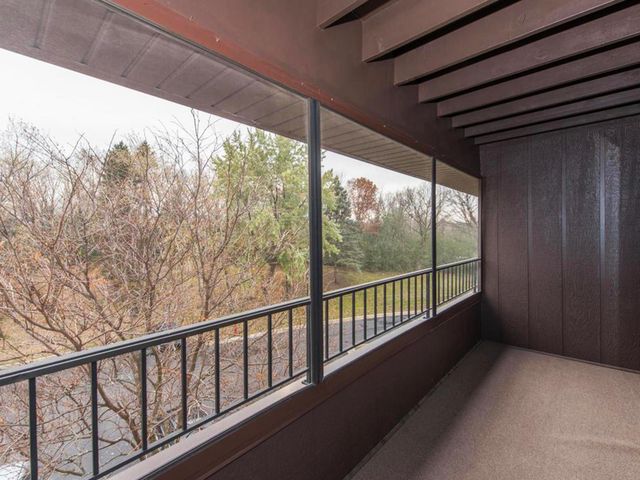 7510 Cahill Road 303B, Edina, MN 55439