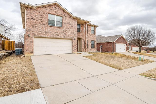 10104 High Eagle Trail, Fort Worth, TX 76108