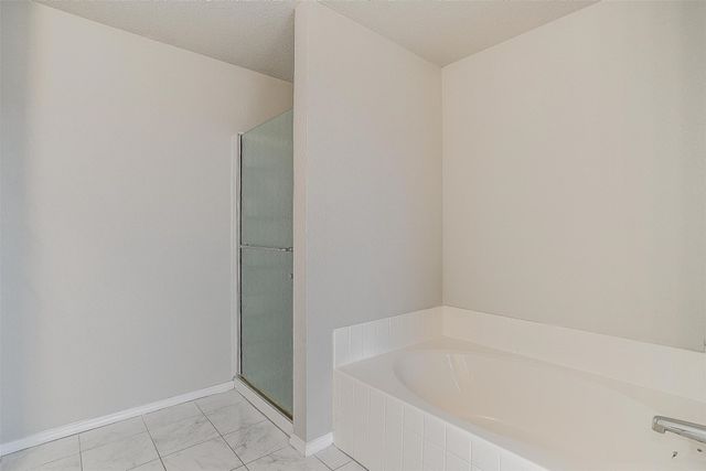 10104 High Eagle Trail, Fort Worth, TX 76108