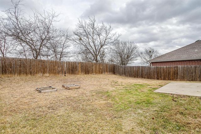10104 High Eagle Trail, Fort Worth, TX 76108