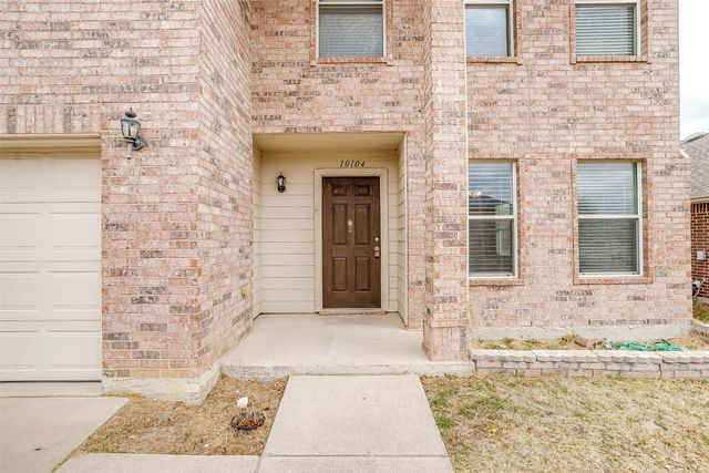 10104 High Eagle Trail, Fort Worth, TX 76108