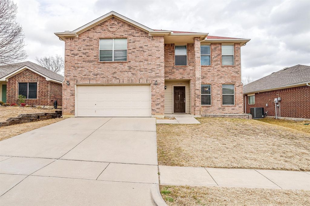 10104 High Eagle Trail, Fort Worth, TX 76108