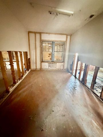 442 N Minnesota, Wichita, KS 67214