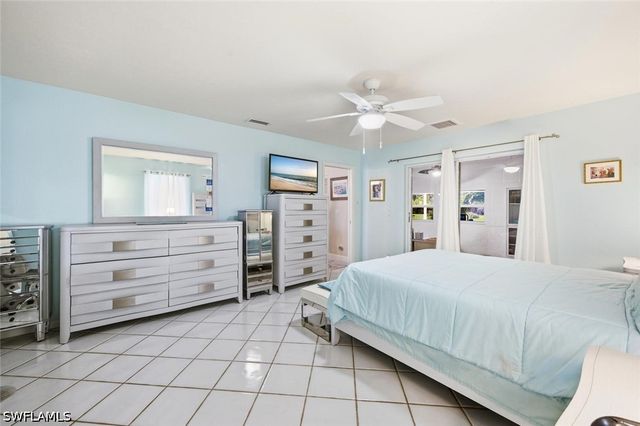 989 Charlemagne BLVD, Naples, FL 34112