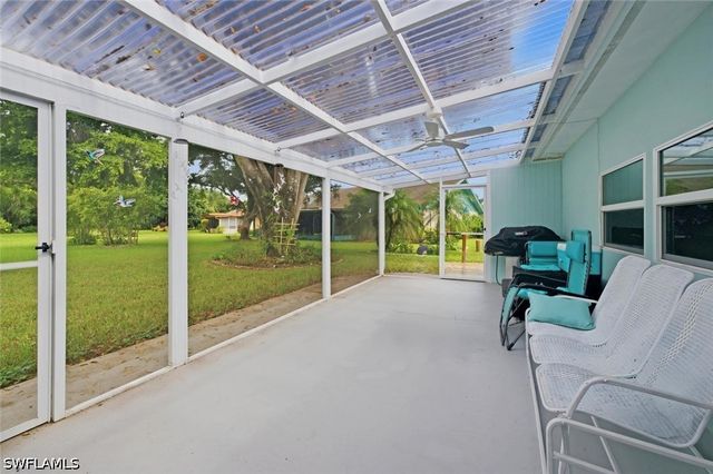 989 Charlemagne BLVD, Naples, FL 34112